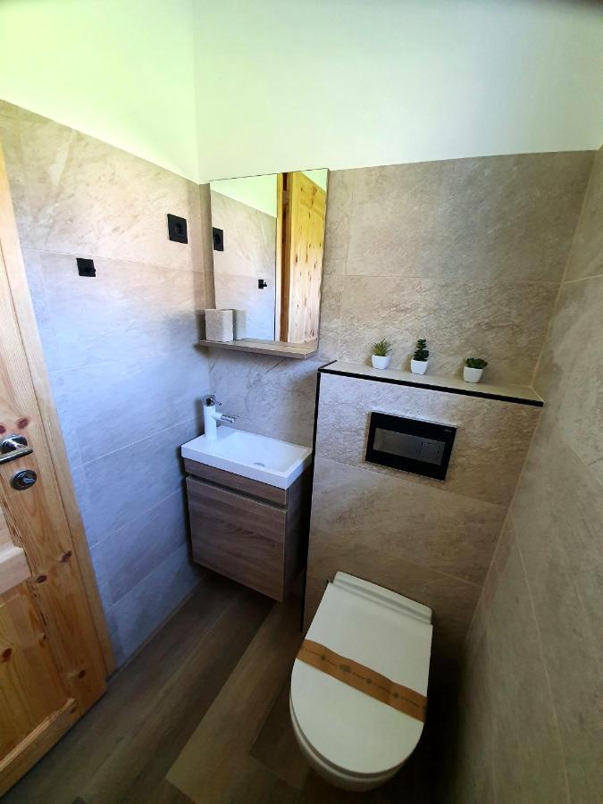 Honey Apartments Жировниця Екстер'єр фото